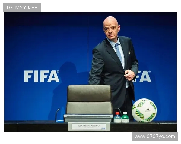 C 罗铁粉 Speed 迈阿密搞事！穿偶像战袍坐 FIFA 主席位引热议(2)