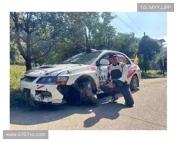 龙游魔鬼赛道突发坠崖事故，车手生死未卜(3)